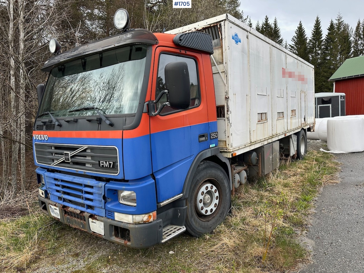 2000 Volvo 250 4x2 reparasjonsobjekt - Tovornjak zabojnik: slika 2 2000 Volvo 250 4x2 reparasjonsobjekt - Tovornjak zabojnik: slika 2