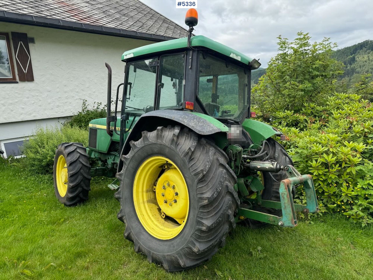 Traktor 2001 John Deere 5500: slika 11