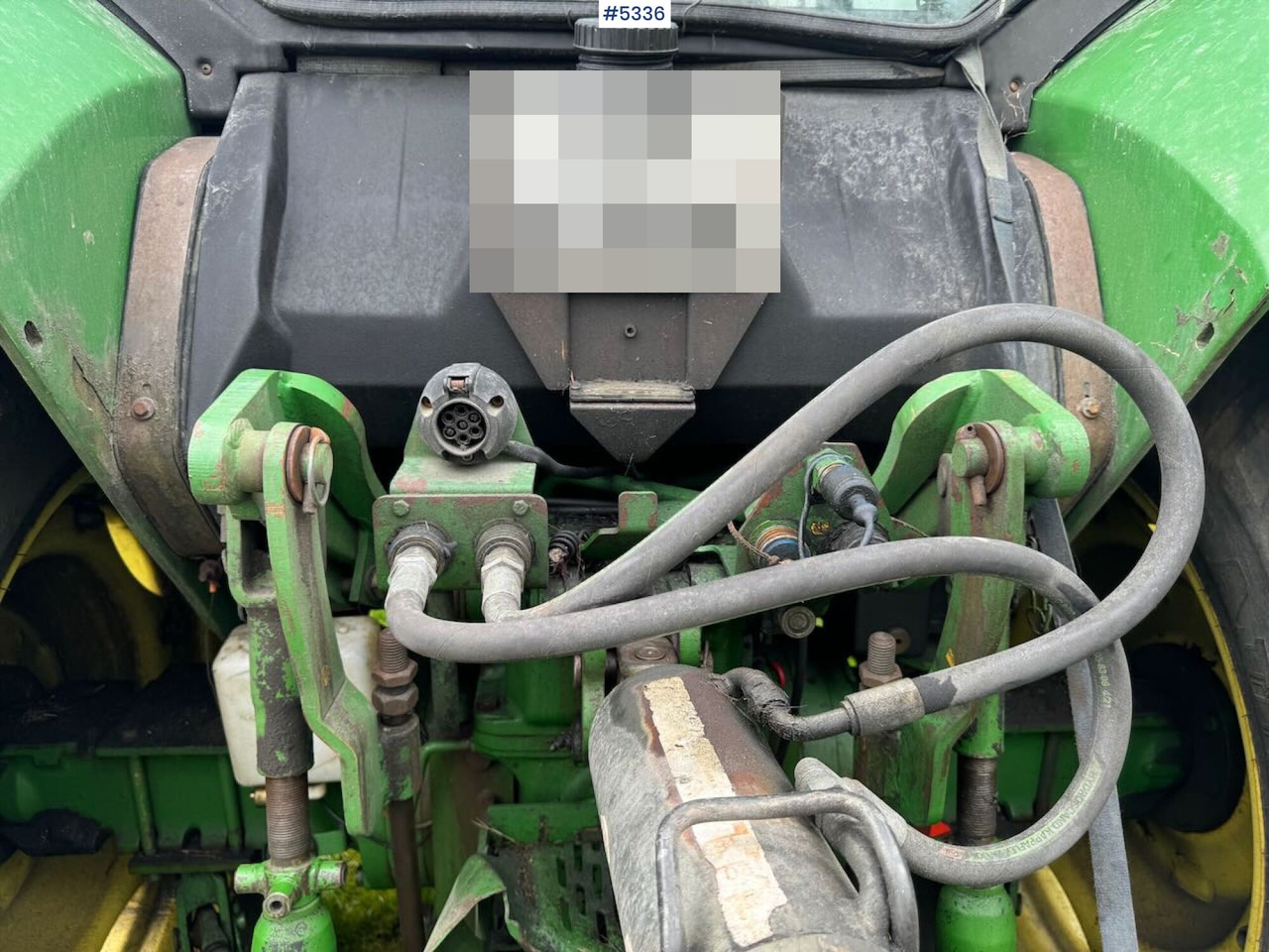 Traktor 2001 John Deere 5500: slika 8