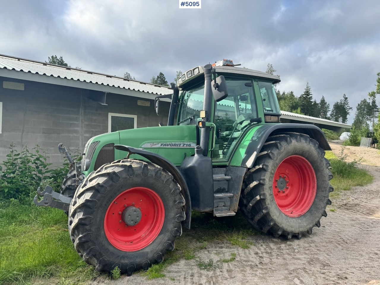 2002 Fendt 716 Vario w/ Front hydraulics. - Traktor: slika 1 2002 Fendt 716 Vario w/ Front hydraulics. - Traktor: slika 1