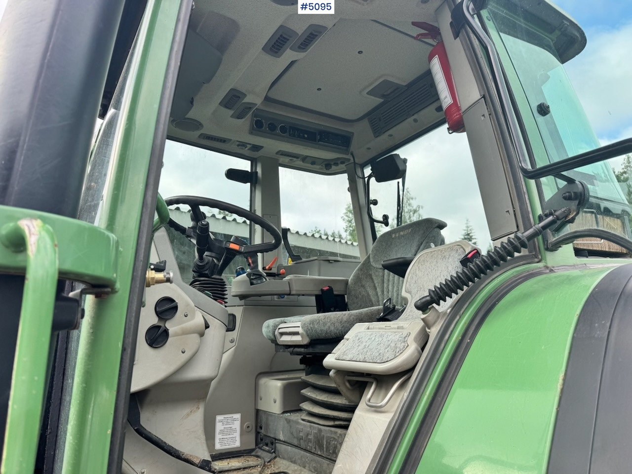 2002 Fendt 716 Vario w/ Front hydraulics. - Traktor: slika 3 2002 Fendt 716 Vario w/ Front hydraulics. - Traktor: slika 3