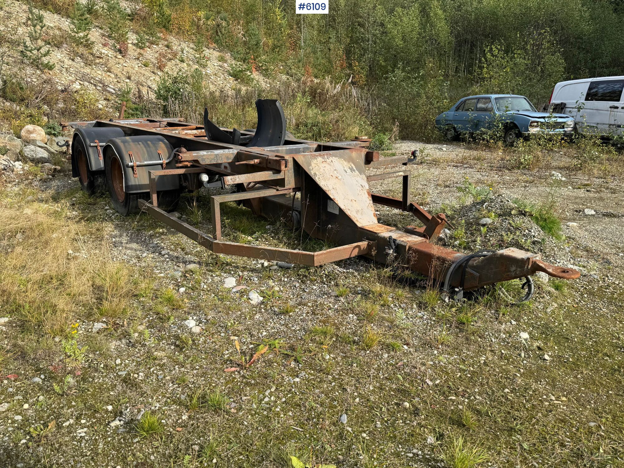 2002 Istrail container trailer. Repair object. - Nizko noseča prikolica: slika 1 2002 Istrail container trailer. Repair object. - Nizko noseča prikolica: slika 1