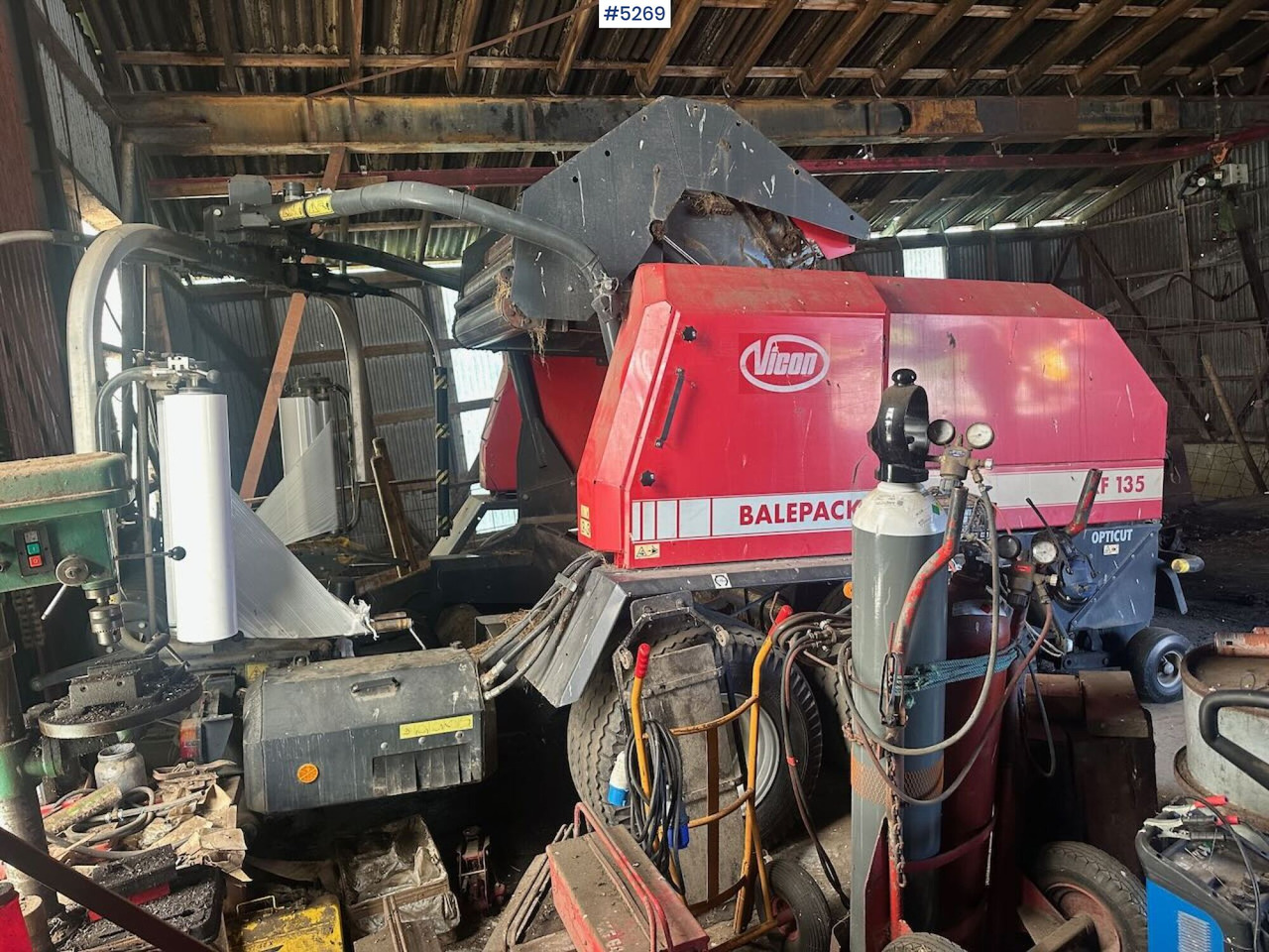 2003 Vicon RF 135 opticut round baler. - Oprema za obračalnike: slika 4 2003 Vicon RF 135 opticut round baler. - Oprema za obračalnike: slika 4
