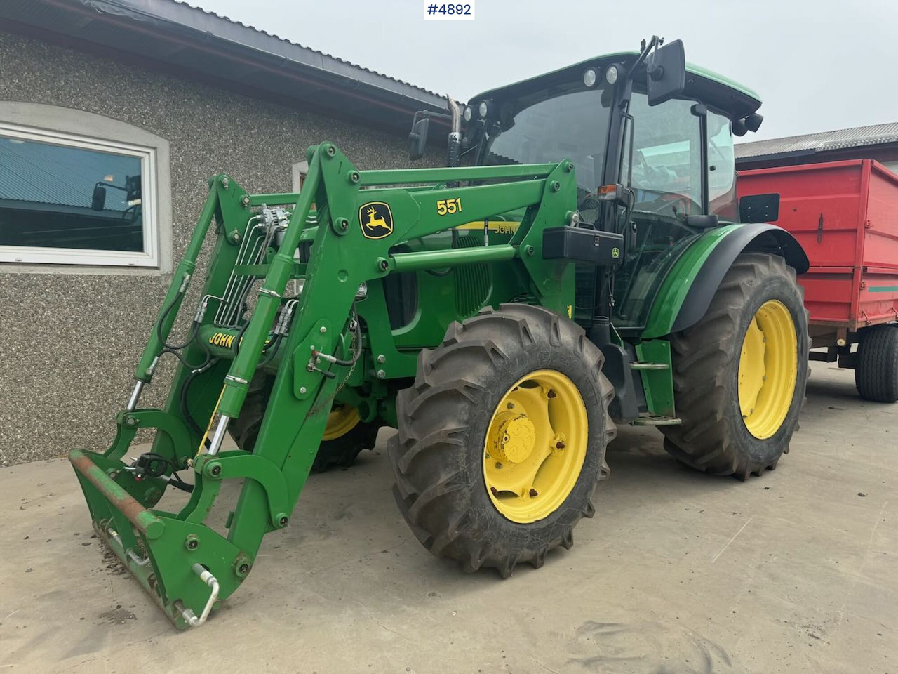 2004 John Deere 5720 4x4 w/ front loader - Traktor: slika 1 2004 John Deere 5720 4x4 w/ front loader - Traktor: slika 1