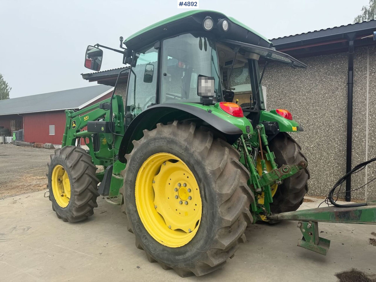 2004 John Deere 5720 4x4 w/ front loader - Traktor: slika 3 2004 John Deere 5720 4x4 w/ front loader - Traktor: slika 3
