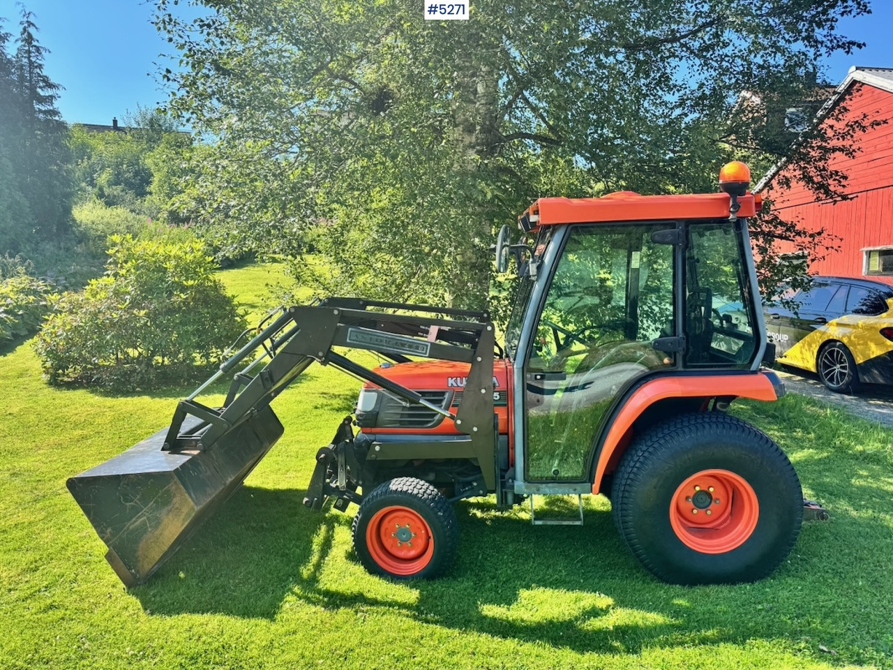 2004 Kubota STA-35 Tractor w/ Bucket. 2100 hours! - Traktor: slika 4 2004 Kubota STA-35 Tractor w/ Bucket. 2100 hours! - Traktor: slika 4