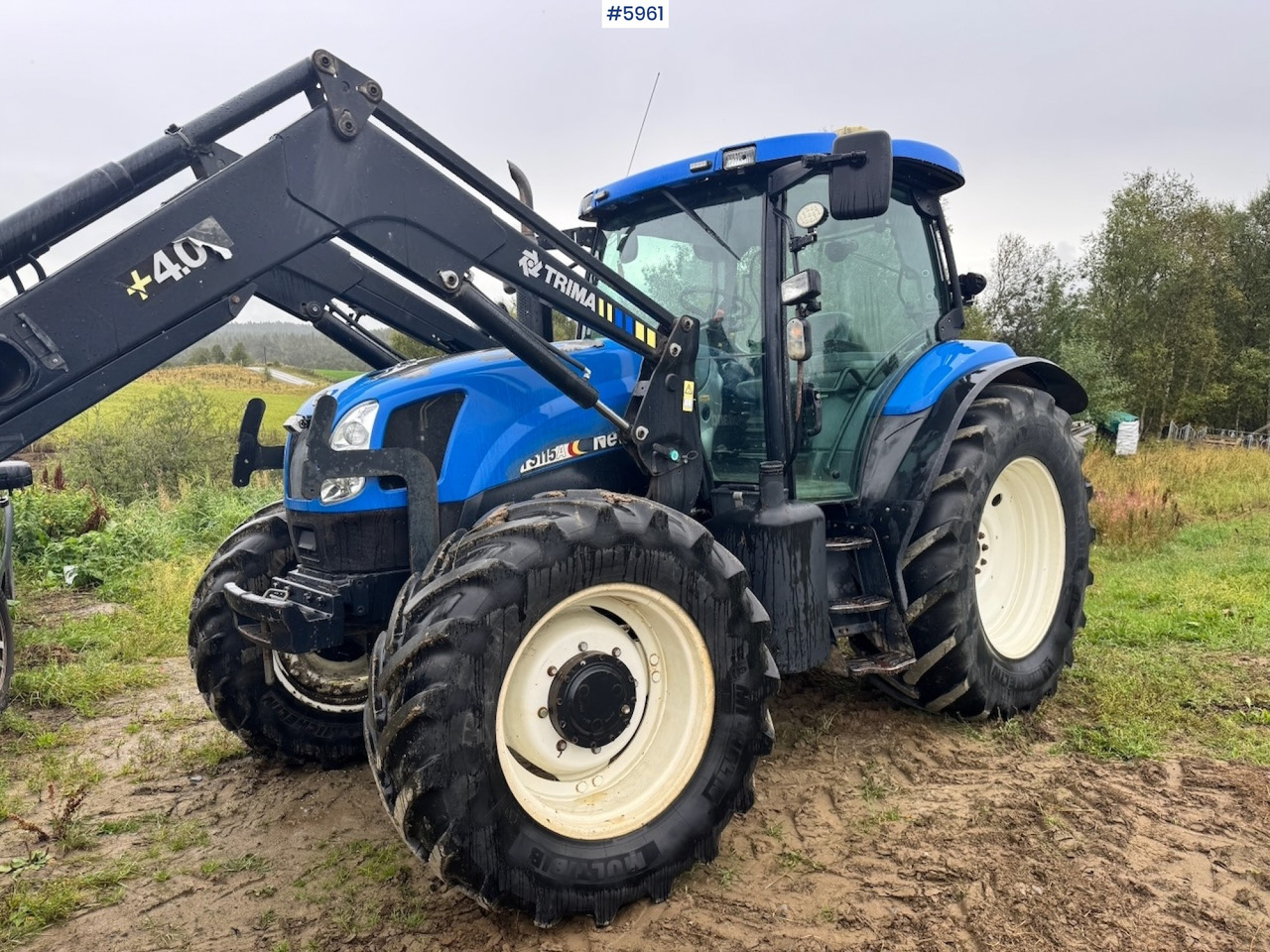2004 New Holland TS115A with front loader - Traktor: slika 2 2004 New Holland TS115A with front loader - Traktor: slika 2