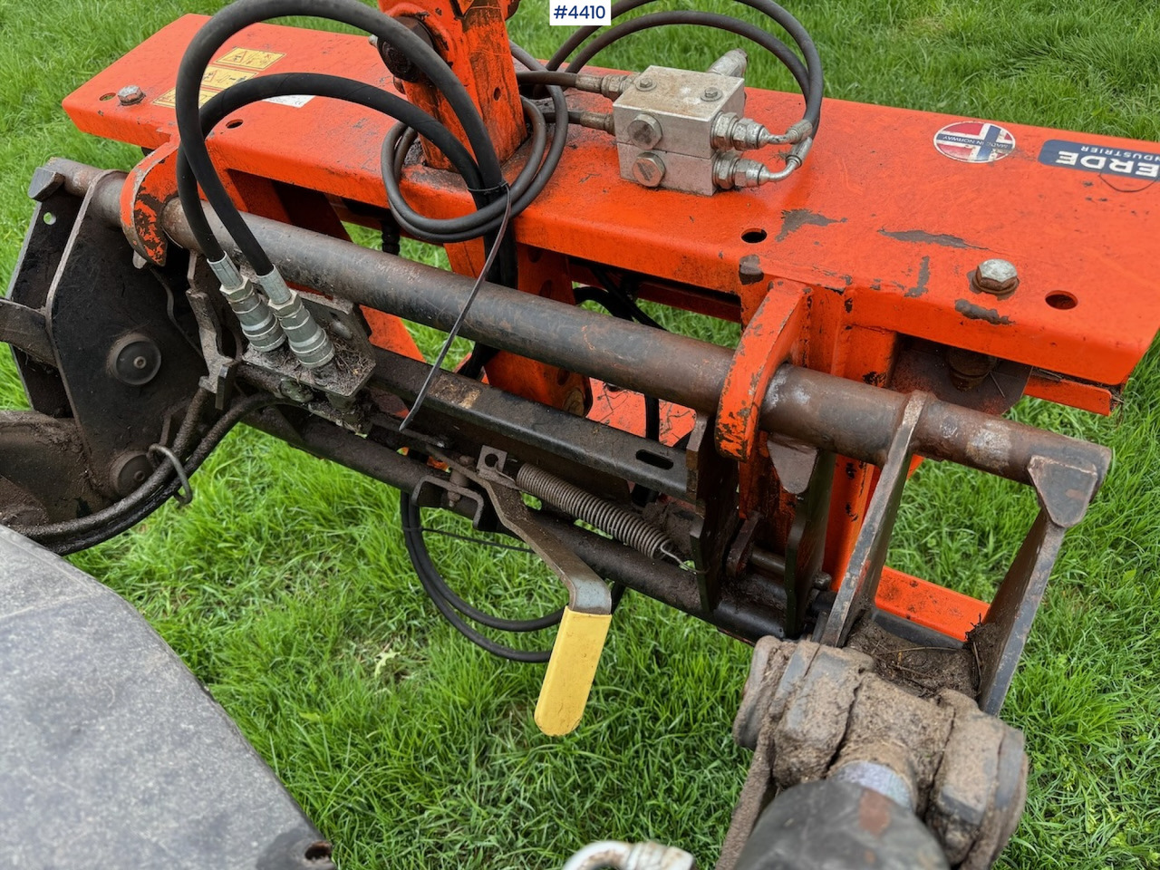 Traktor 2006 New Holland TL100 A w/Front Loader.: slika 15