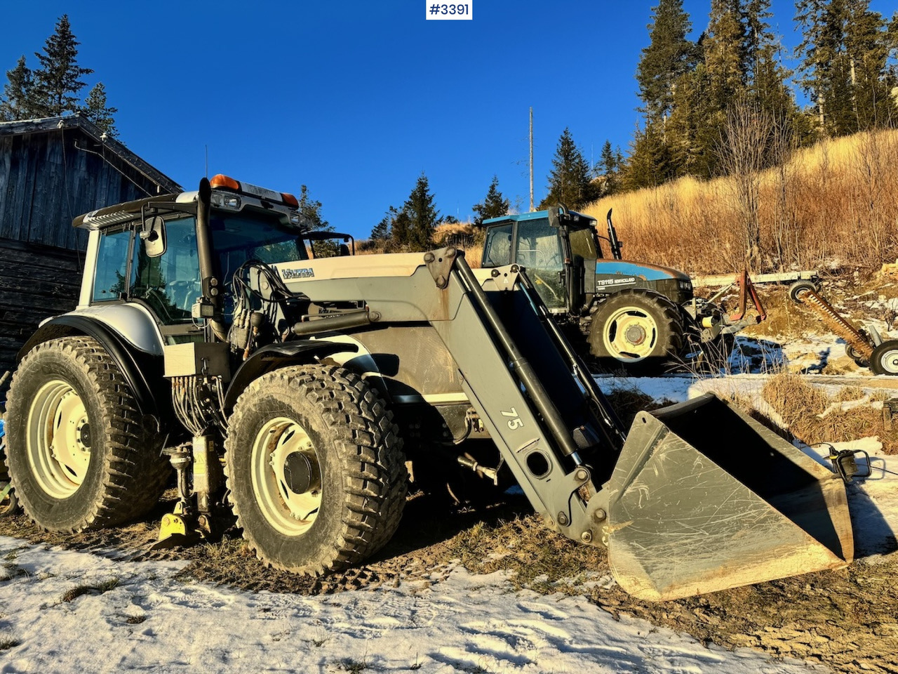 Traktor 2006 Valtra T160 4x4 Tractor with Front Loader and Underslung Blade. 6800 hours!: slika 1