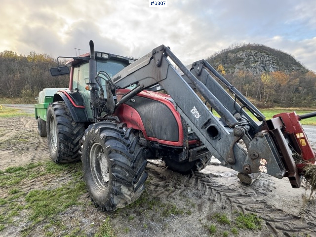 2008 Valtra T190 with front loader and 3rd function. SEE VIDEO! - Traktor: slika 2 2008 Valtra T190 with front loader and 3rd function. SEE VIDEO! - Traktor: slika 2