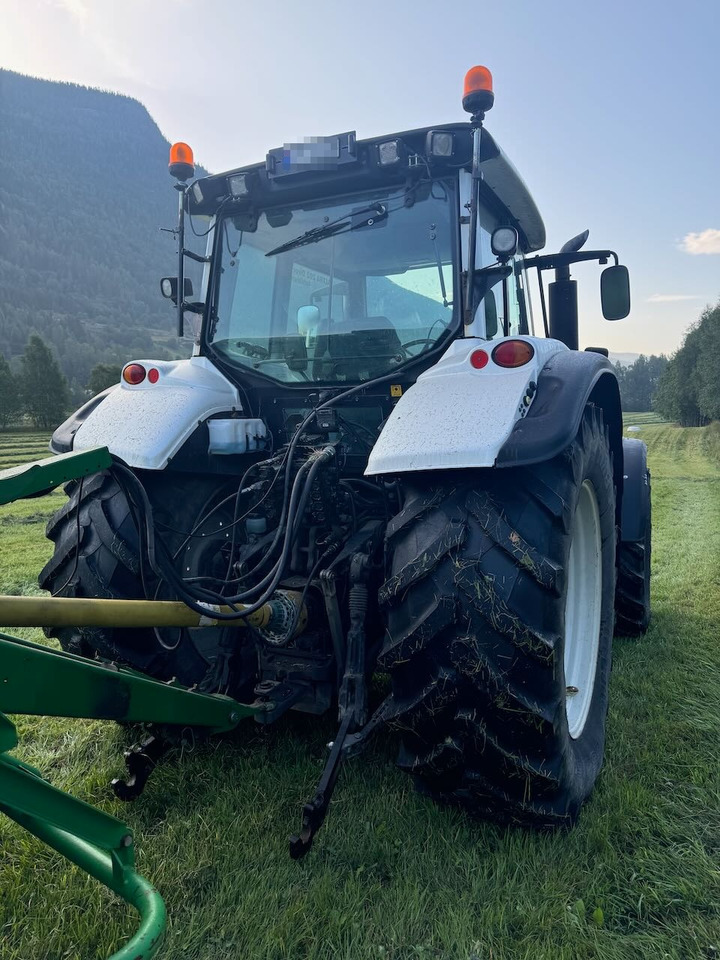 2009 Valtra T202 w/ loader - Traktor: slika 4 2009 Valtra T202 w/ loader - Traktor: slika 4