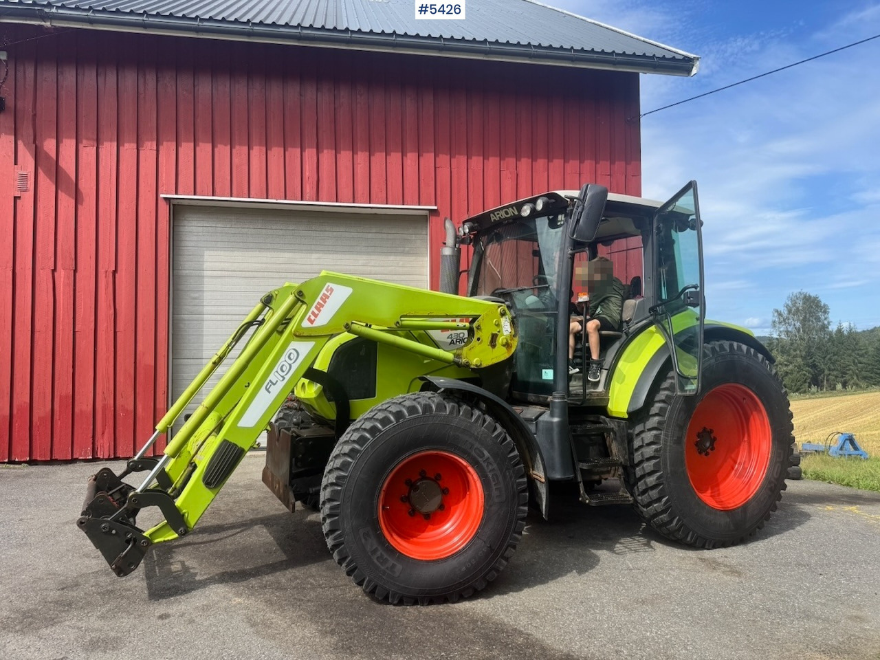 2011 Claas Arion 430 w/ Front loader and Plough. 3210 hours! - Traktor: slika 2 2011 Claas Arion 430 w/ Front loader and Plough. 3210 hours! - Traktor: slika 2