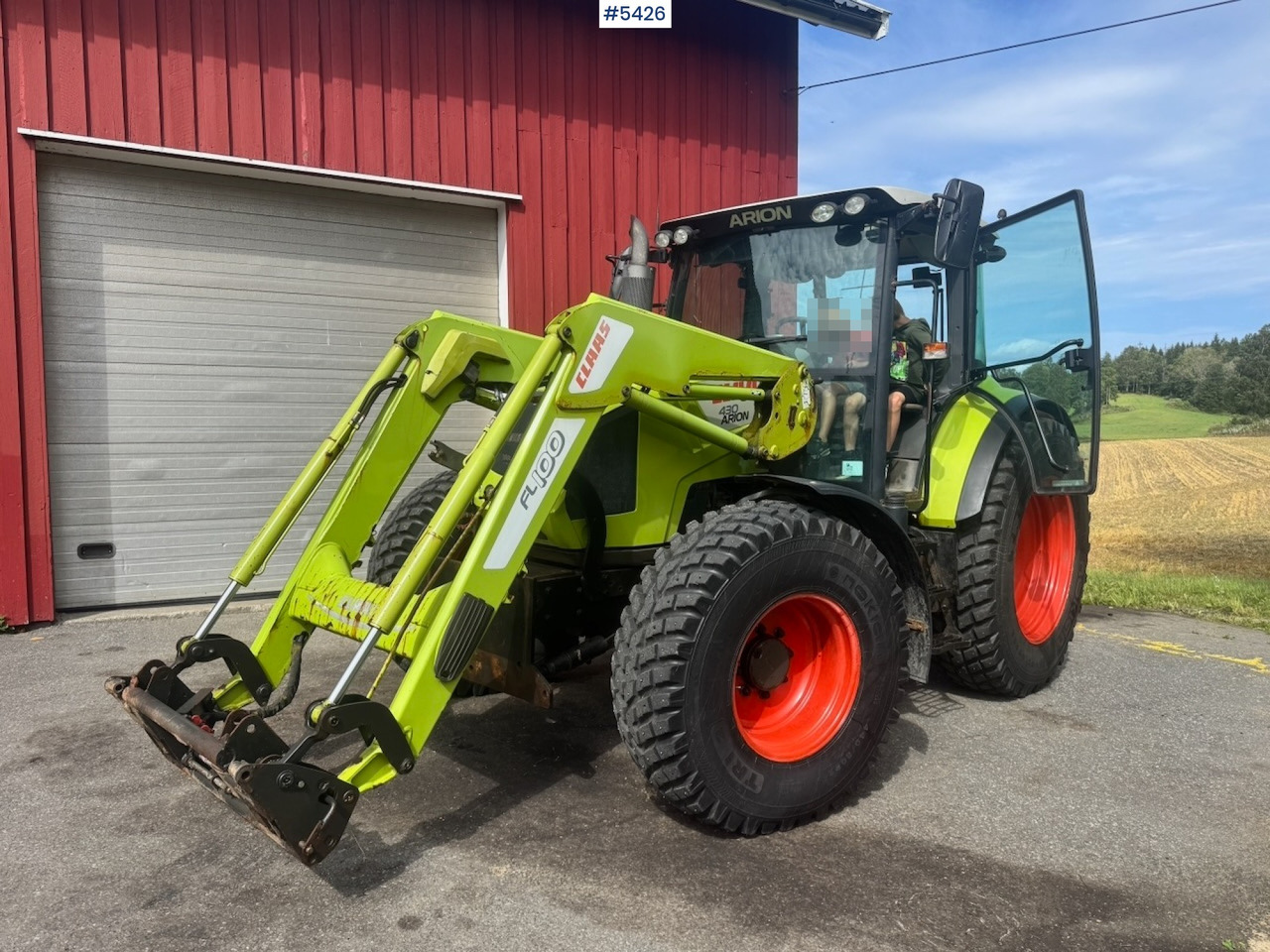 2011 Claas Arion 430 w/ Front loader and Plough. 3210 hours! - Traktor: slika 1 2011 Claas Arion 430 w/ Front loader and Plough. 3210 hours! - Traktor: slika 1