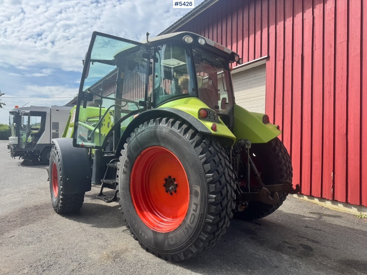 2011 Claas Arion 430 w/ Front loader and Plough. 3210 hours! - Traktor: slika 4 2011 Claas Arion 430 w/ Front loader and Plough. 3210 hours! - Traktor: slika 4