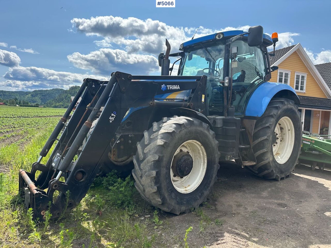 2011 New Holland T6080 w/ trima +5.1p - Traktor: slika 1 2011 New Holland T6080 w/ trima +5.1p - Traktor: slika 1