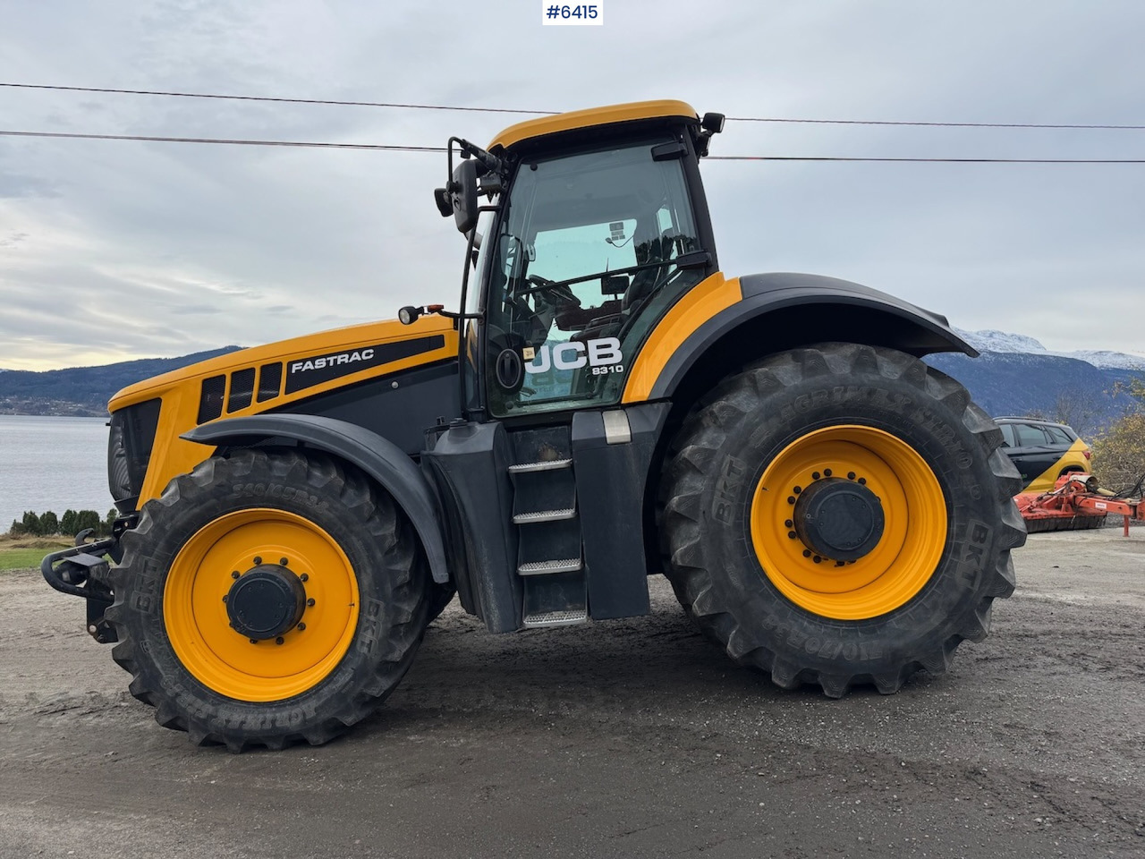 2012 JCB 8310 Fastrac w/ front hydraulics. - Traktor: slika 1 2012 JCB 8310 Fastrac w/ front hydraulics. - Traktor: slika 1