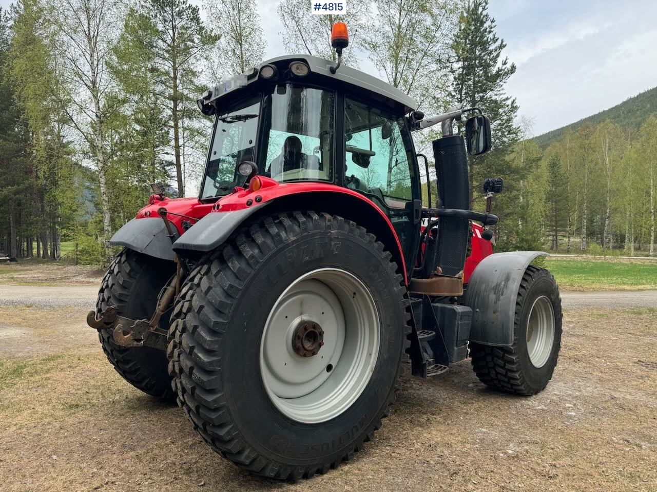 2013 Massey Ferguson 7616 w/ front loader, bucket pallet forks and 2 sets of wheels. WATCH VIDEO - Traktor: slika 3 2013 Massey Ferguson 7616 w/ front loader, bucket pallet forks and 2 sets of wheels. WATCH VIDEO - Traktor: slika 3