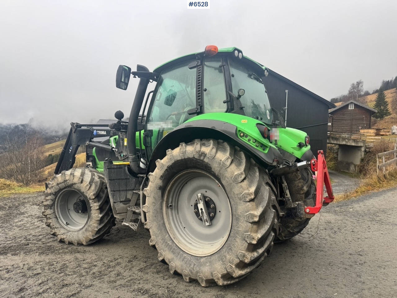 2015 Deutz-fahr 6180 Agrotron w/ Front loader and Front hydraulics. 4010 hours! - Traktor: slika 4 2015 Deutz-fahr 6180 Agrotron w/ Front loader and Front hydraulics. 4010 hours! - Traktor: slika 4