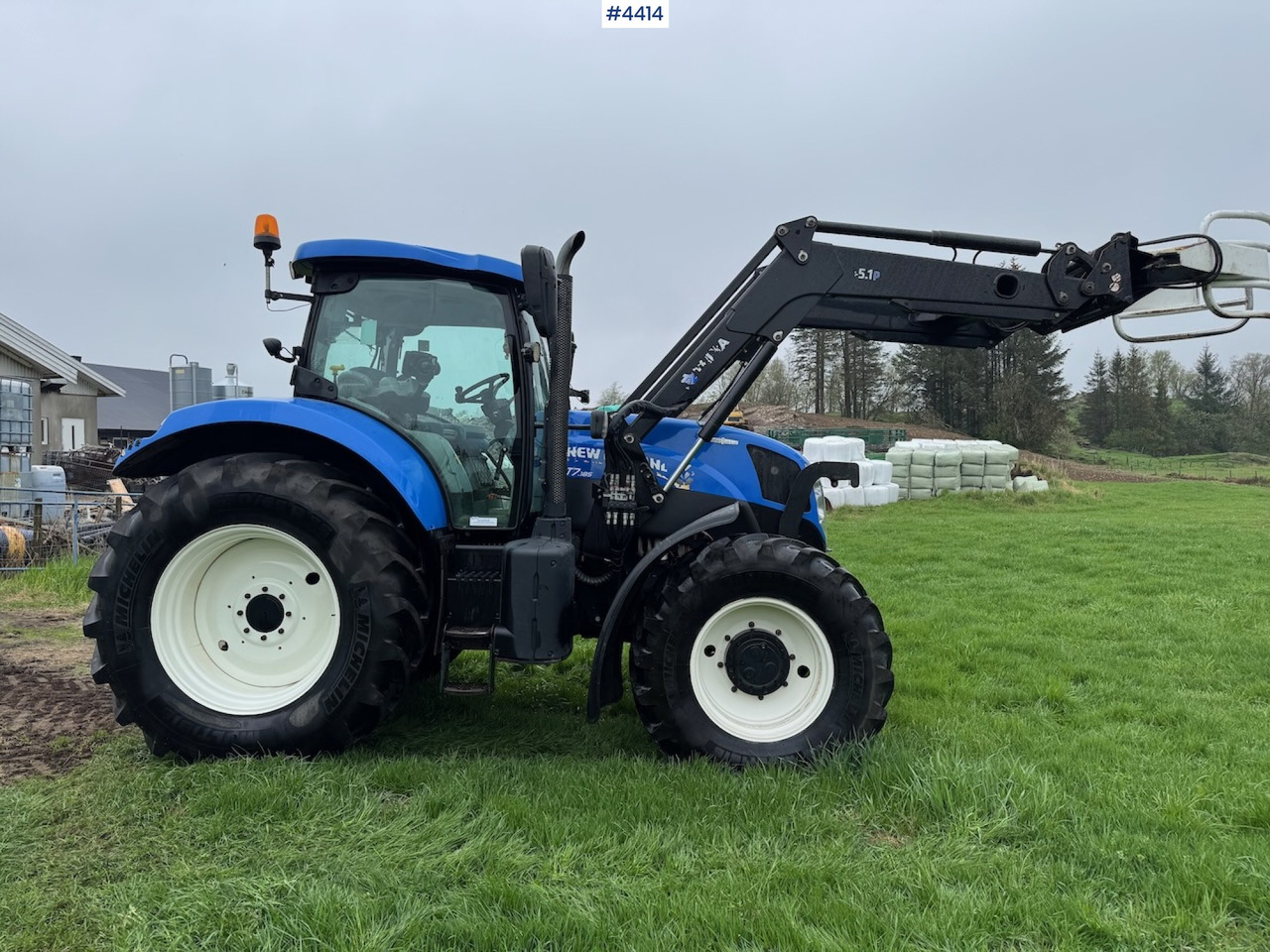 2015 New Holland T7.185 Auto Command w/Front Loader - Traktor: slika 3 2015 New Holland T7.185 Auto Command w/Front Loader - Traktor: slika 3