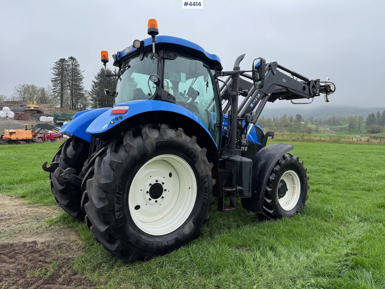 2015 New Holland T7.185 Auto Command w/Front Loader - Traktor: slika 4 2015 New Holland T7.185 Auto Command w/Front Loader - Traktor: slika 4