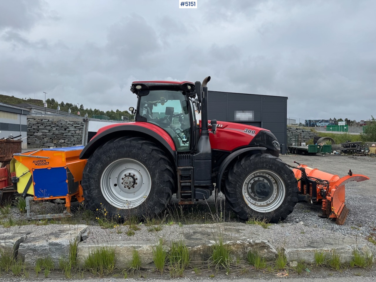 2016 Case IH Optum 300 CVX w/front hydraulics and plowing rig - Traktor: slika 2 2016 Case IH Optum 300 CVX w/front hydraulics and plowing rig - Traktor: slika 2