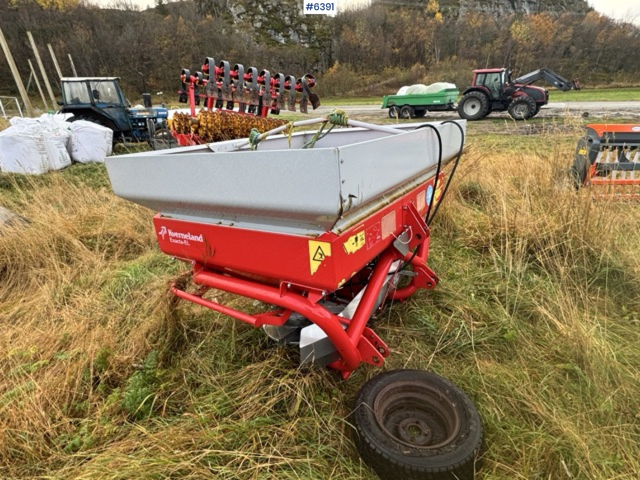 2016 Kverneland fertilizer spreader. Repair object. - Trosilnik gnojila: slika 3 2016 Kverneland fertilizer spreader. Repair object. - Trosilnik gnojila: slika 3
