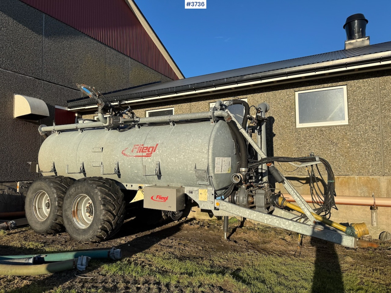 2017 Fliegl VFW 10600 Tandem w/lots of equipment - Cisterna za gnojevko: slika 2 2017 Fliegl VFW 10600 Tandem w/lots of equipment - Cisterna za gnojevko: slika 2