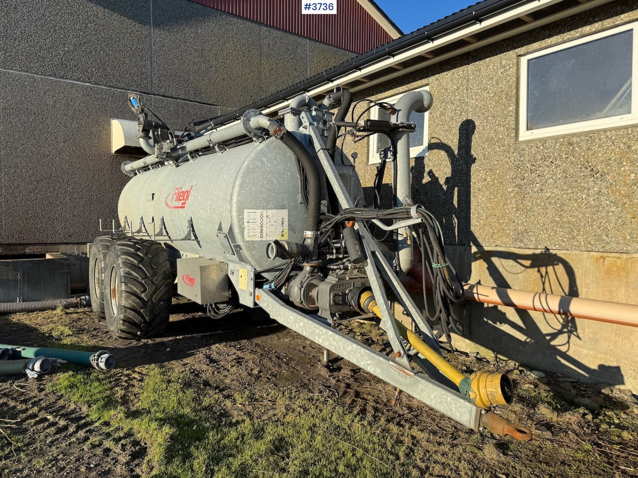 2017 Fliegl VFW 10600 Tandem w/lots of equipment - Cisterna za gnojevko: slika 1 2017 Fliegl VFW 10600 Tandem w/lots of equipment - Cisterna za gnojevko: slika 1
