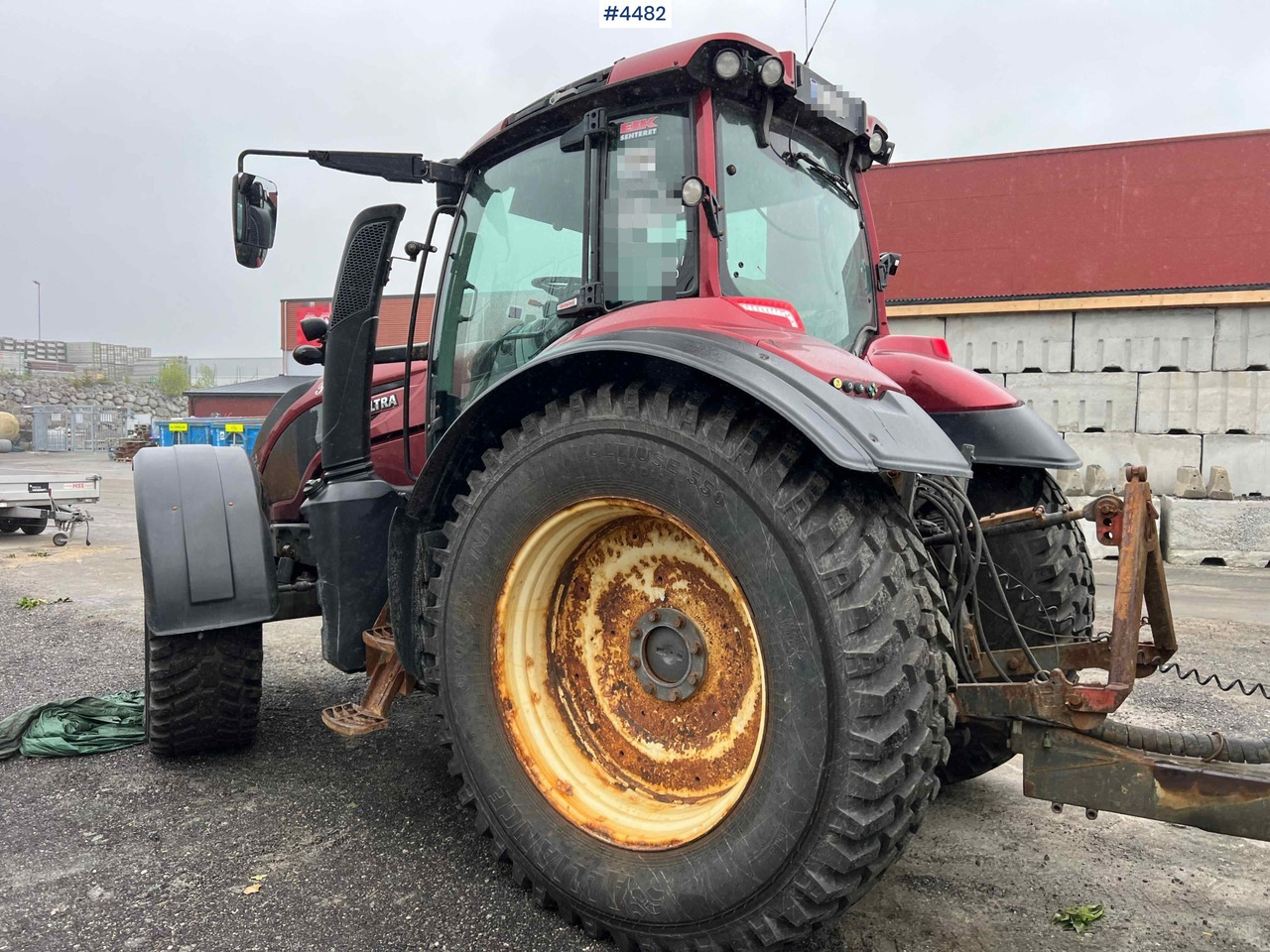 2017 Valtra T234 tractor Plow rigged Tractor w/ 2011 Foss-Eik 5.150 Trailer - Traktor: slika 3 2017 Valtra T234 tractor Plow rigged Tractor w/ 2011 Foss-Eik 5.150 Trailer - Traktor: slika 3