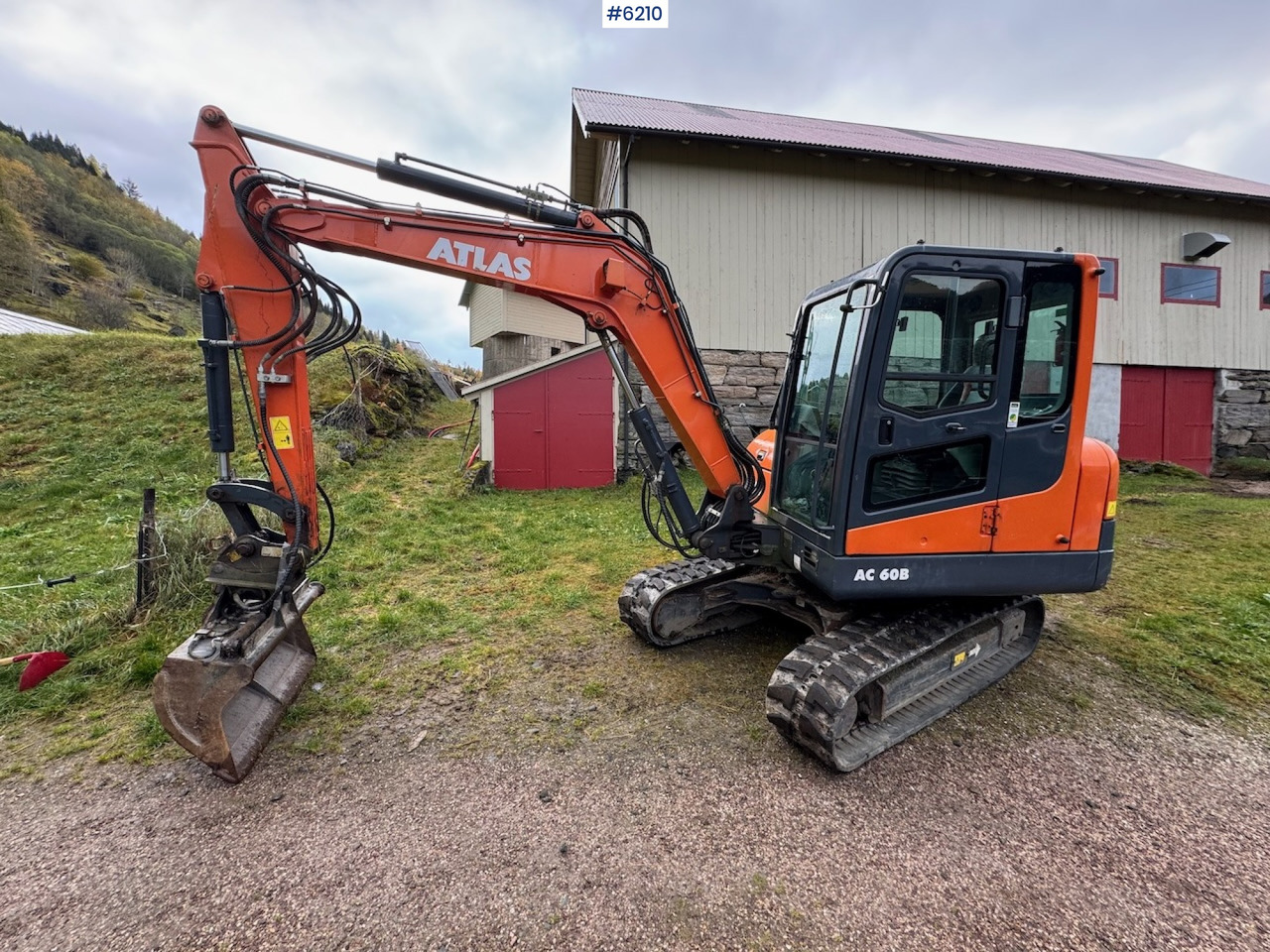 2019 Atlas AC 60B with 3 buckets, grapple, and spike. Low hours!! - Bager: slika 4 2019 Atlas AC 60B with 3 buckets, grapple, and spike. Low hours!! - Bager: slika 4