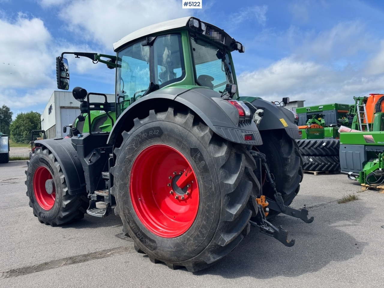 2019 Fendt 828 Vario w/ Front hydraulics and Front PTO. - Traktor: slika 4 2019 Fendt 828 Vario w/ Front hydraulics and Front PTO. - Traktor: slika 4