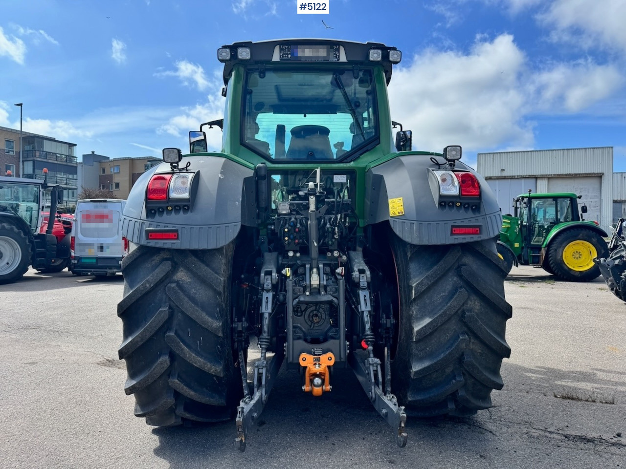 2019 Fendt 828 Vario w/ Front hydraulics and Front PTO. - Traktor: slika 5 2019 Fendt 828 Vario w/ Front hydraulics and Front PTO. - Traktor: slika 5