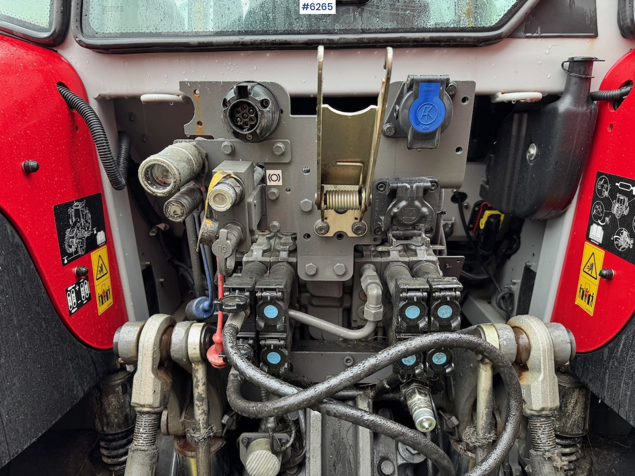 Traktor 2021 Massey Ferguson 5S 145 Exclusive Dyna 6 w/ front loader, front hydraulics and front PTO.: slika 19 Traktor 2021 Massey Ferguson 5S 145 Exclusive Dyna 6 w/ front loader, front hydraulics and front PTO.: slika 19