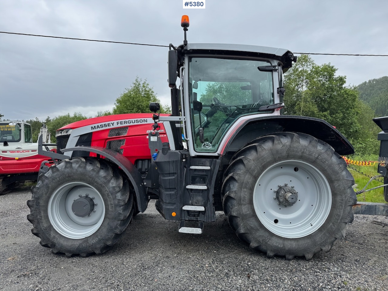 2021 Massey Ferguson 8S.265 w/ front hydraulics and front PTO. - Traktor: slika 1 2021 Massey Ferguson 8S.265 w/ front hydraulics and front PTO. - Traktor: slika 1