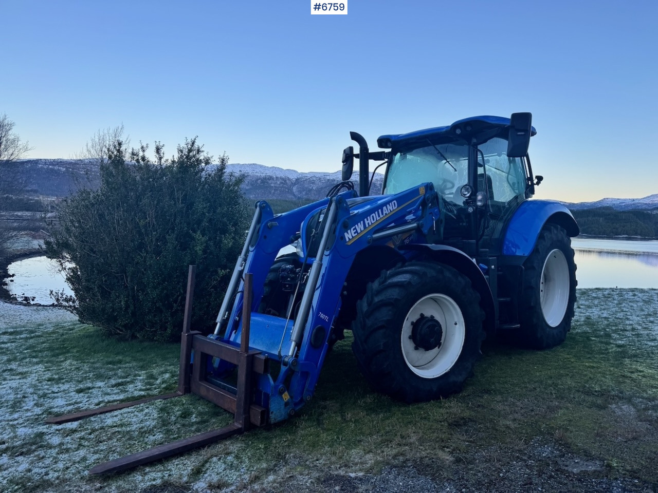 2021 New Holland T6.180 w/ Front loader, 2 sets of tires and Front hydraulics. 2100 hours. - Traktor: slika 1 2021 New Holland T6.180 w/ Front loader, 2 sets of tires and Front hydraulics. 2100 hours. - Traktor: slika 1