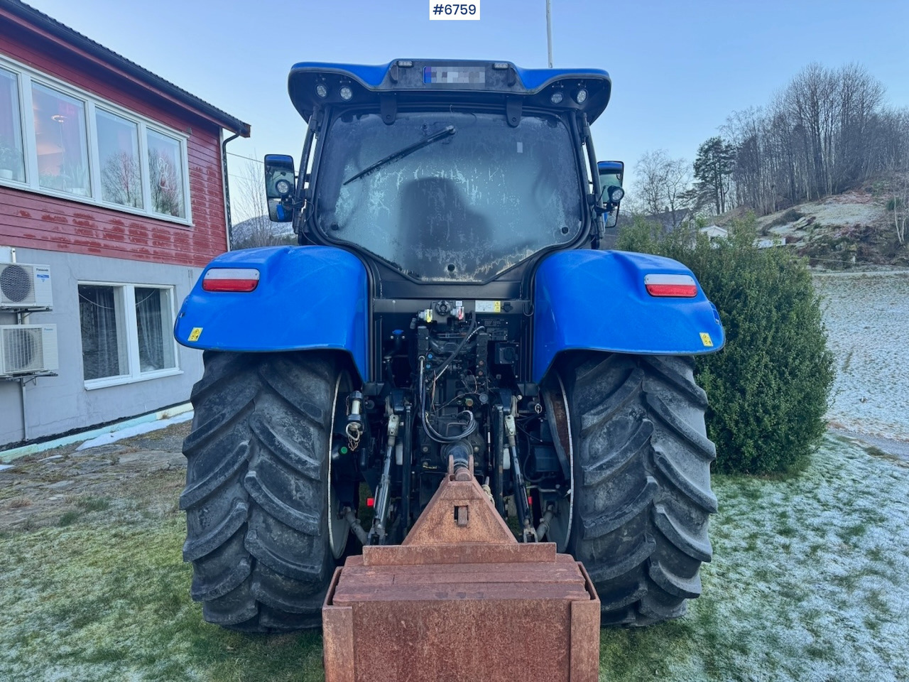 2021 New Holland T6.180 w/ Front loader, 2 sets of tires and Front hydraulics. 2100 hours. - Traktor: slika 5 2021 New Holland T6.180 w/ Front loader, 2 sets of tires and Front hydraulics. 2100 hours. - Traktor: slika 5
