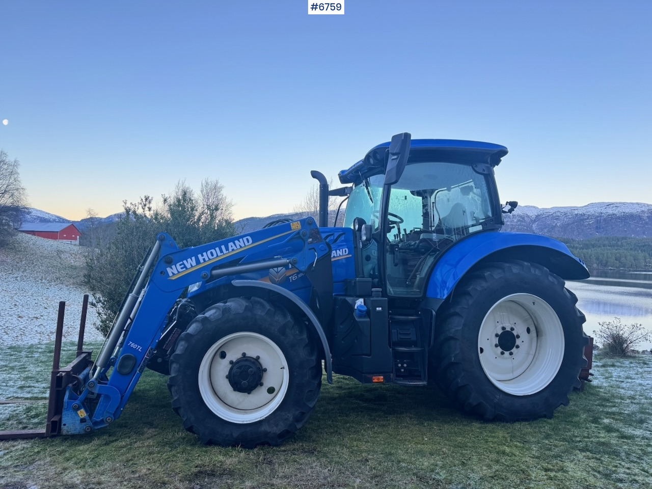 2021 New Holland T6.180 w/ Front loader, 2 sets of tires and Front hydraulics. 2100 hours. - Traktor: slika 3 2021 New Holland T6.180 w/ Front loader, 2 sets of tires and Front hydraulics. 2100 hours. - Traktor: slika 3
