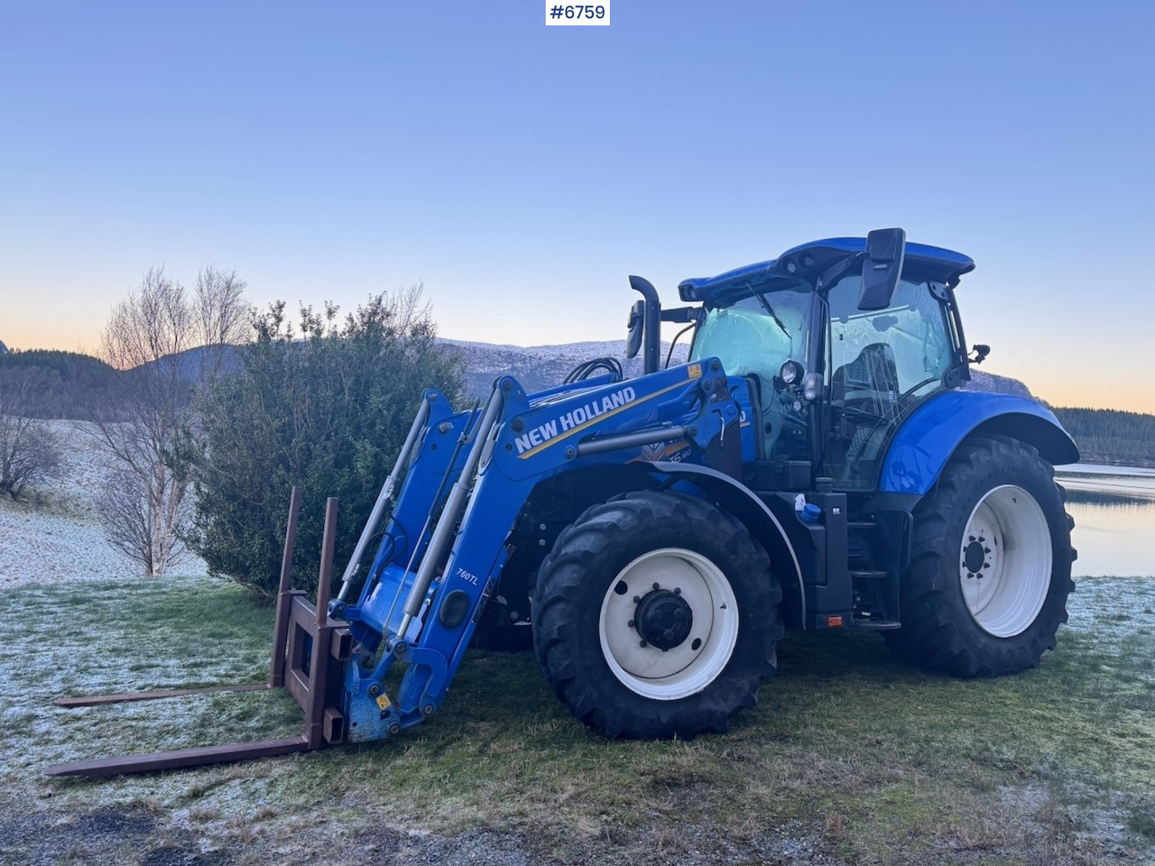 2021 New Holland T6.180 w/ Front loader, 2 sets of tires and Front hydraulics. 2100 hours. - Traktor: slika 2 2021 New Holland T6.180 w/ Front loader, 2 sets of tires and Front hydraulics. 2100 hours. - Traktor: slika 2