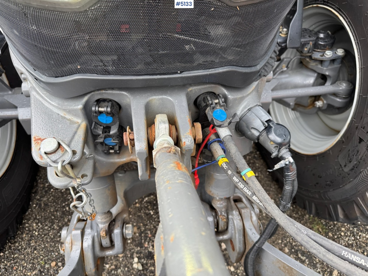2022 Massey Ferguson 5S.105 w/front hydraulics and plowing rig - Traktor: slika 5 2022 Massey Ferguson 5S.105 w/front hydraulics and plowing rig - Traktor: slika 5