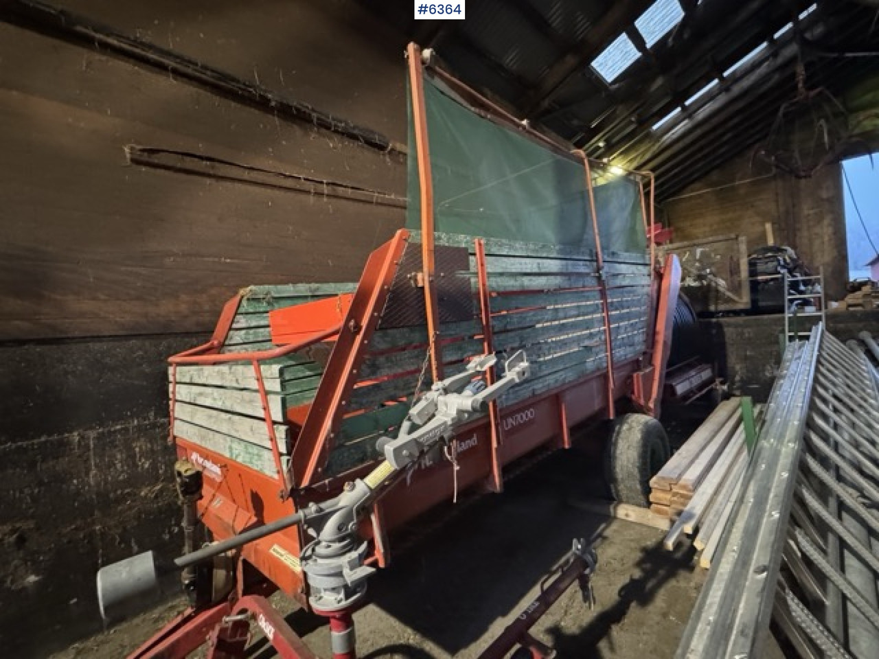 Approx. 1990 Kverneland UN7000 unloading wagon - Oprema za obračalnike: slika 1 Approx. 1990 Kverneland UN7000 unloading wagon - Oprema za obračalnike: slika 1