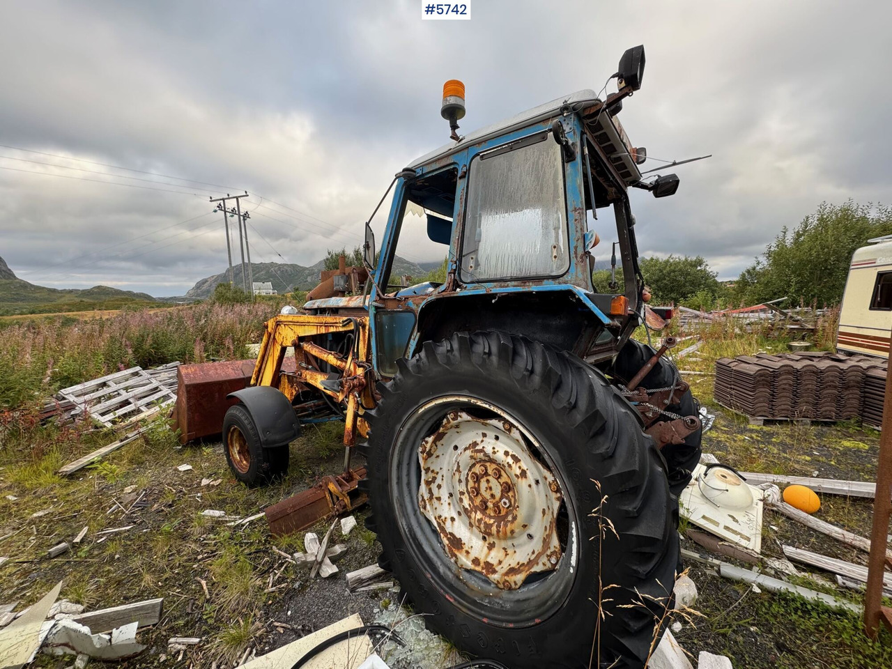Circa 1987 Ford 7700 with Malm Orstad loader! - Traktor: slika 3 Circa 1987 Ford 7700 with Malm Orstad loader! - Traktor: slika 3