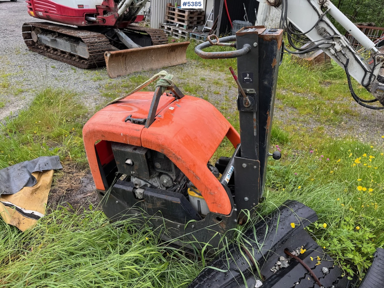 Husqvarna LG 504 Vibrating compactor. - Oprema za obdelavo tal: slika 5 Husqvarna LG 504 Vibrating compactor. - Oprema za obdelavo tal: slika 5