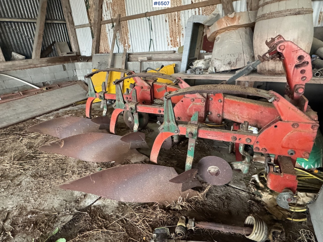 Kverneland 3-furrow plough - Oprema za obdelavo tal: slika 4 Kverneland 3-furrow plough - Oprema za obdelavo tal: slika 4