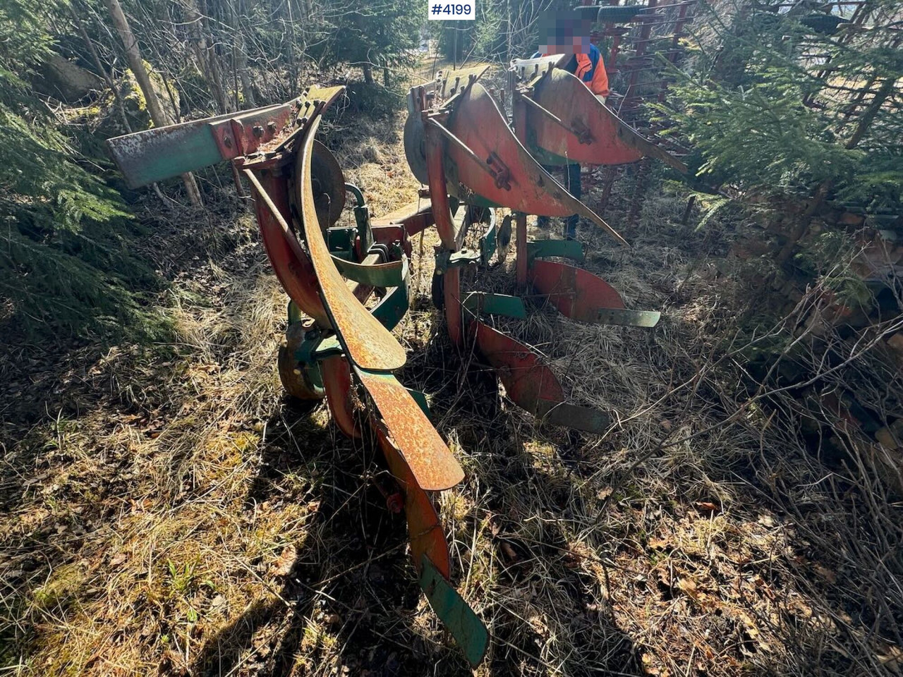 Kverneland 3-furrow reversible plow - Oprema za obdelavo tal: slika 2 Kverneland 3-furrow reversible plow - Oprema za obdelavo tal: slika 2