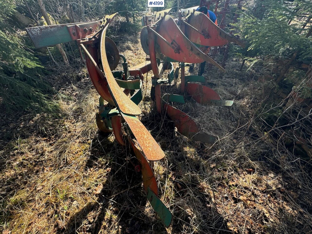 Kverneland 3-furrow reversible plow - Oprema za obdelavo tal: slika 1 Kverneland 3-furrow reversible plow - Oprema za obdelavo tal: slika 1