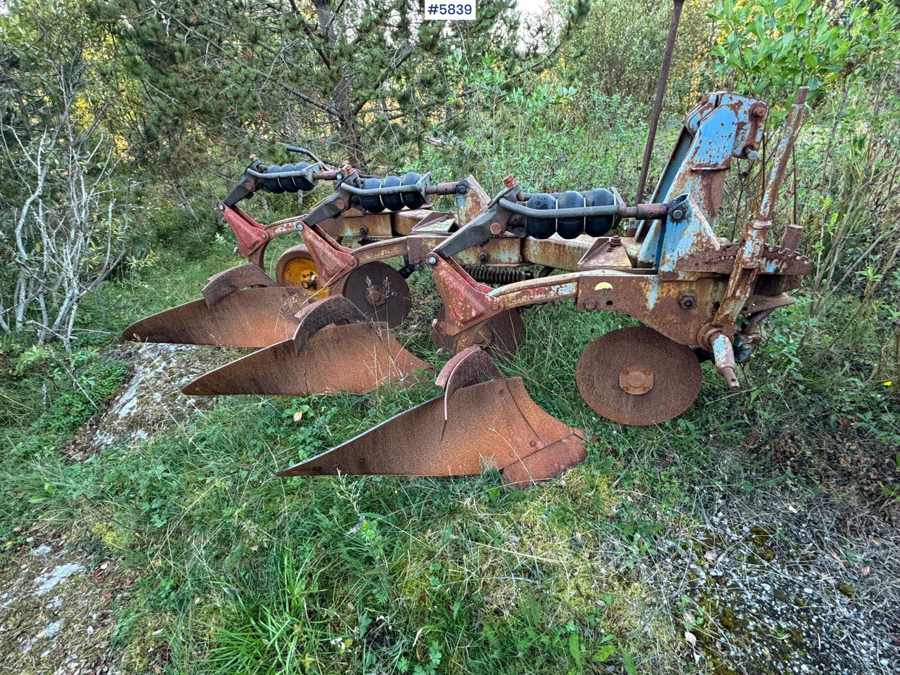 Øverum 3-furrow plow - Oprema za obdelavo tal: slika 1 Øverum 3-furrow plow - Oprema za obdelavo tal: slika 1
