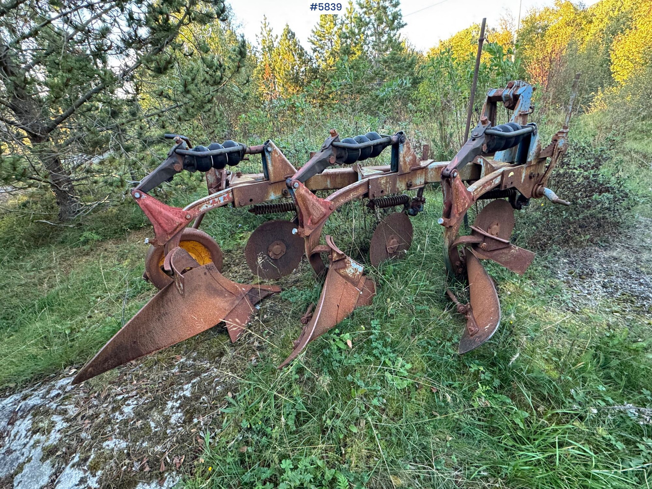 Øverum 3-furrow plow - Oprema za obdelavo tal: slika 4 Øverum 3-furrow plow - Oprema za obdelavo tal: slika 4