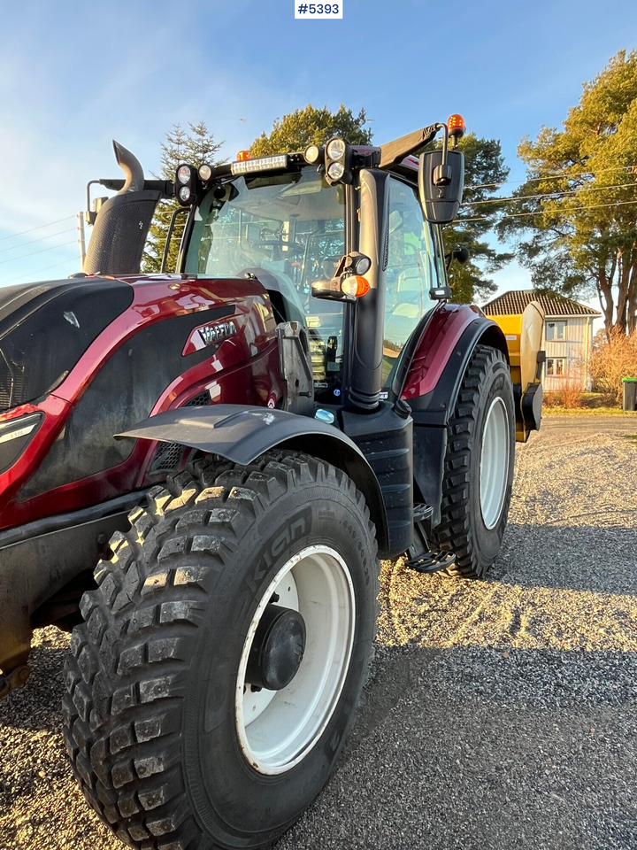Valtra T 174 E Twintrac Tractor - Traktor: slika 1 Valtra T 174 E Twintrac Tractor - Traktor: slika 1