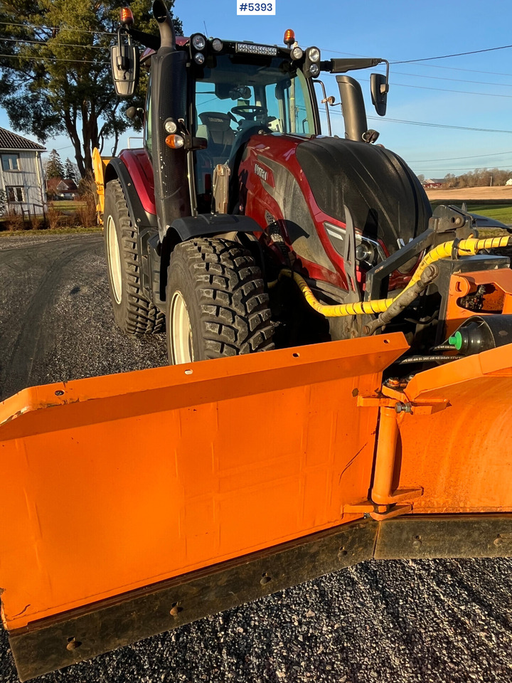 Valtra T 174 E Twintrac Tractor - Traktor: slika 4 Valtra T 174 E Twintrac Tractor - Traktor: slika 4