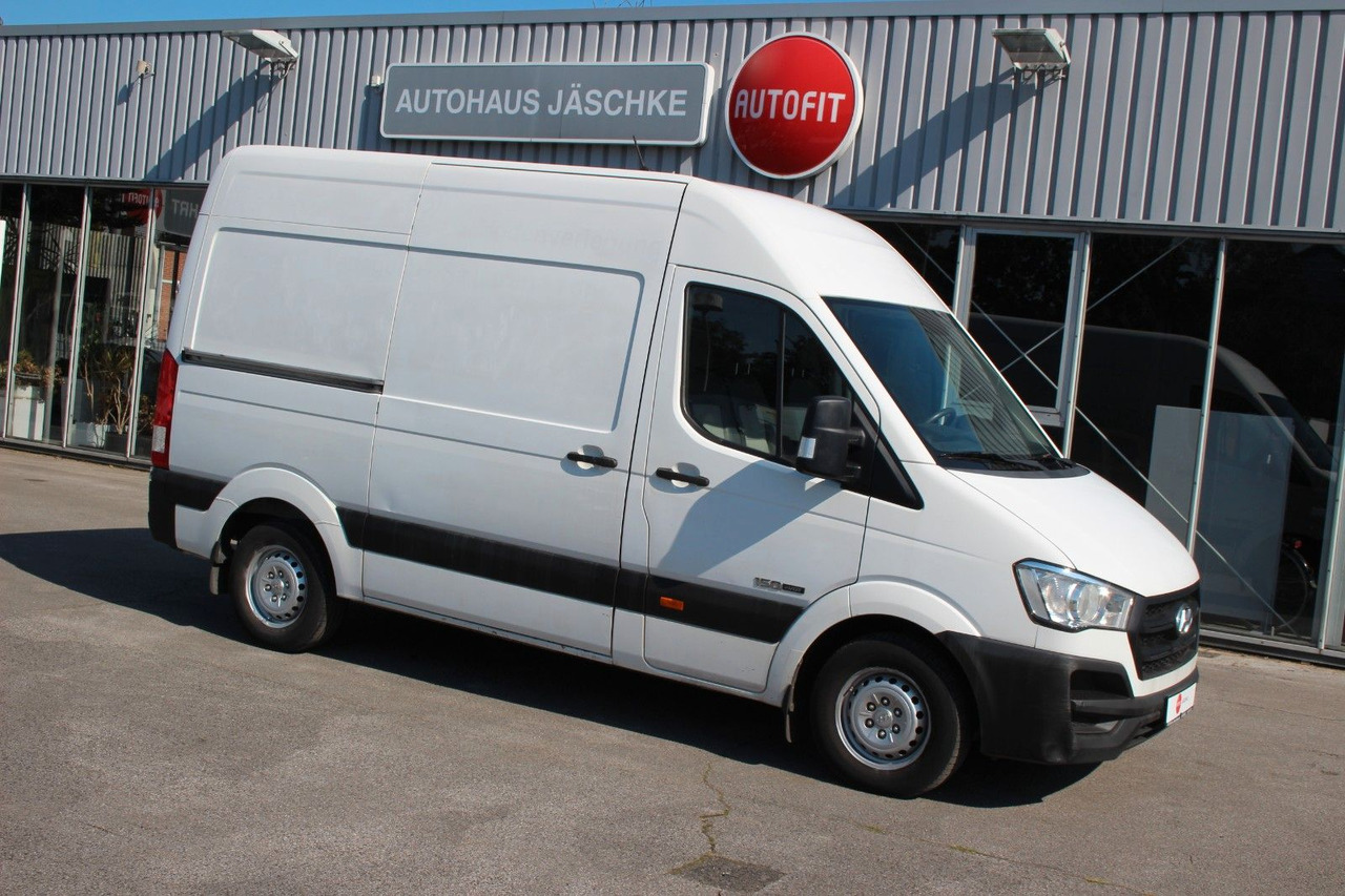 Hyundai H350 Klima L2H2 1.Hand 137tKM - Potniški kombi: slika 1 Hyundai H350 Klima L2H2 1.Hand 137tKM - Potniški kombi: slika 1